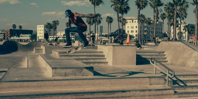 职场高压人群如何维护亲密关系？情感咨询提供的关系修复与减压技巧